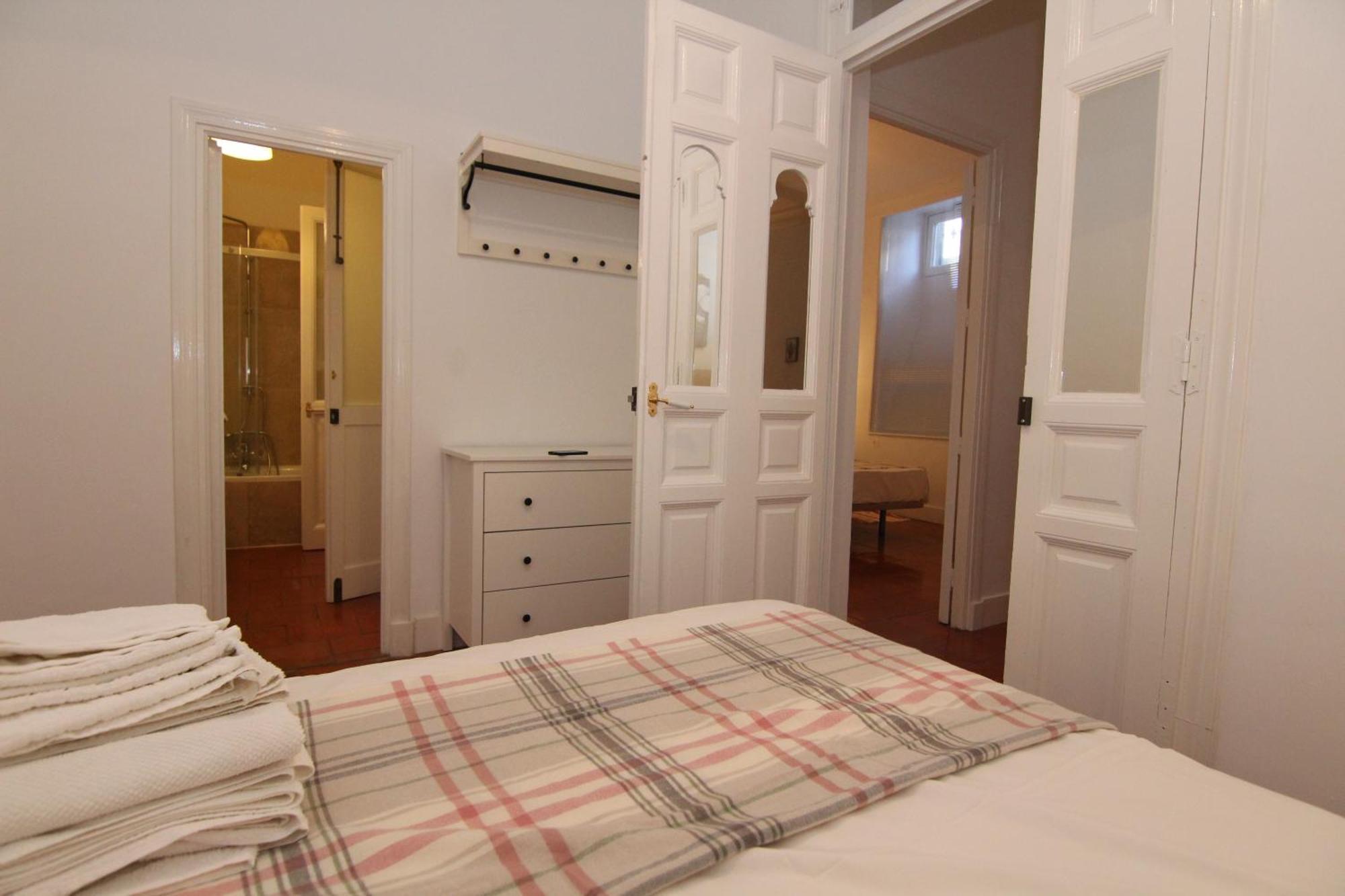 Apartamentos Madrid Retiro Exterior foto